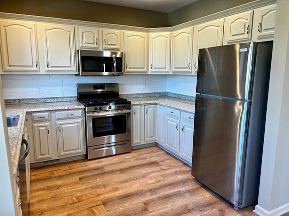 5th image of 314 Joe McCarthy Dr #314