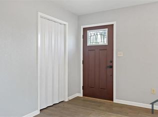 1004 Turner Pkwy, Grand Prairie, TX 75051
