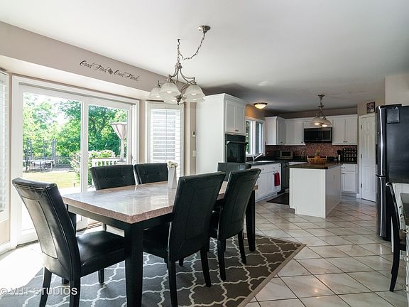 4th image of 2462 Wentworth Ln