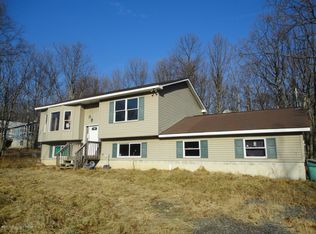151 Pine Ridge Dr, Bushkill, PA 18324