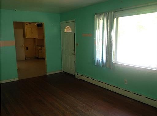 4th image of 61 S Dover Ave