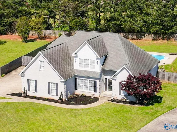 18 Fawn Ridge Dr, Decatur, AL 35603