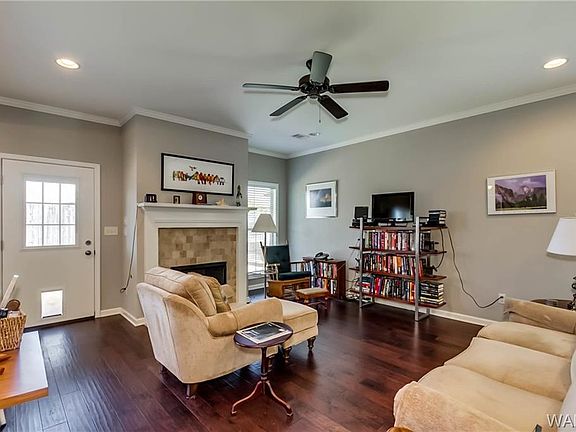 3rd image of 419 Camille Ln