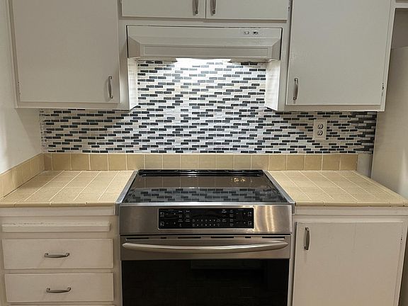 Kitchen Induction stove top
