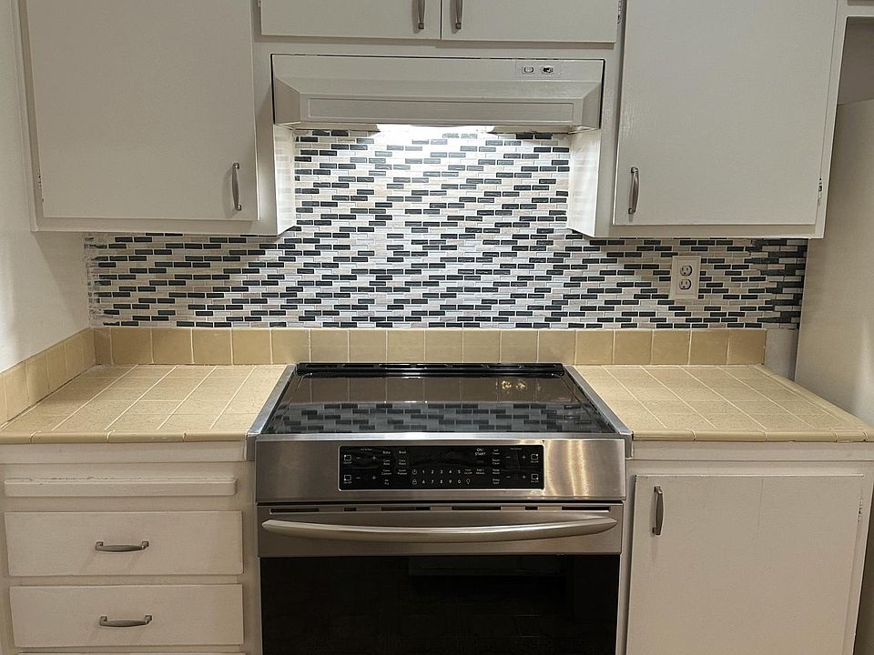Kitchen Induction stove top