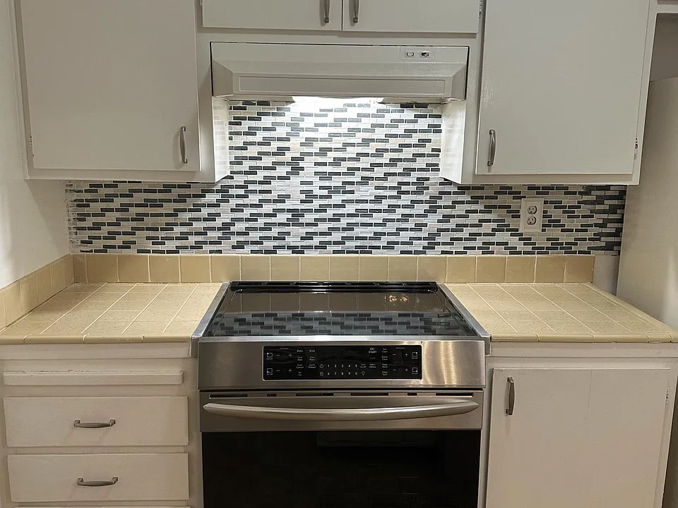 Kitchen Induction stove top