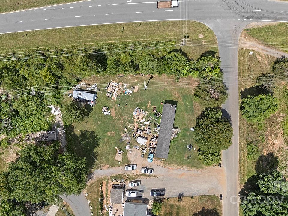 2nd image of 408 Elizabeth Ln