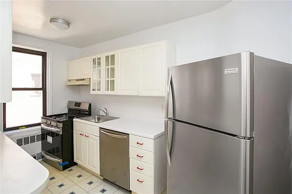 Sold by Ben Bay Realty Co. of Bay Ridge | media 24