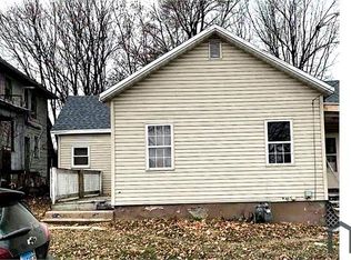 458 S Float Ave #1, Freeport, IL 61032