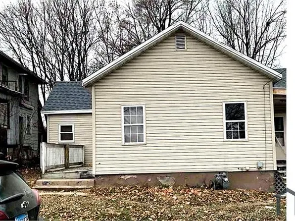 458 S Float Ave #1, Freeport, IL 61032