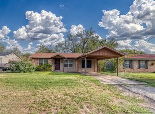 313 Bohme, Uvalde, TX 78801