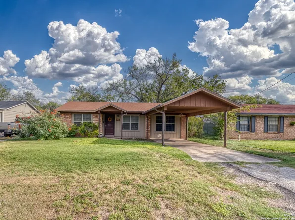 313 Bohme, Uvalde, TX 78801