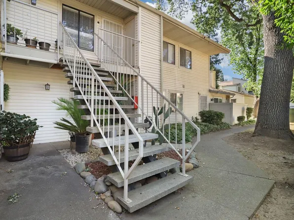 712 McCoy Ct APT 64, Lodi, CA 95240