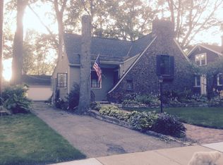 933 Woodcrest Dr, Royal Oak, MI