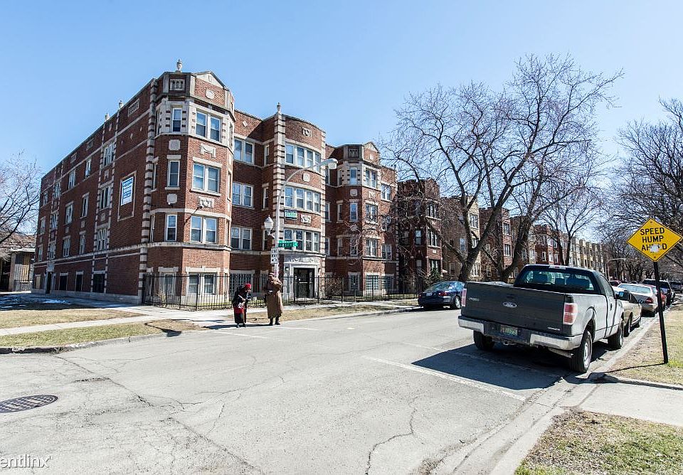 8101 S Drexel Ave Apartments Chicago Exterior_06