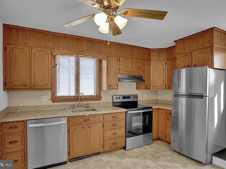 3208 Main St #3 — Photo 8