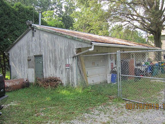5th image of 13524 E Broad St