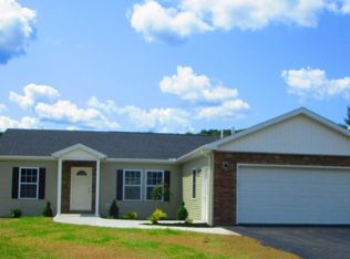 17 Schoolhouse Ln, Oneonta, NY 13820