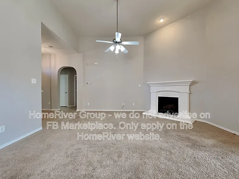 4005 Martinsburg Dr — Photo 2