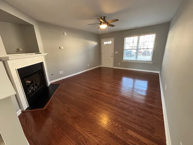 3 bed, 2.5 bath, 1368 sqft, $1,800 — Photo 3