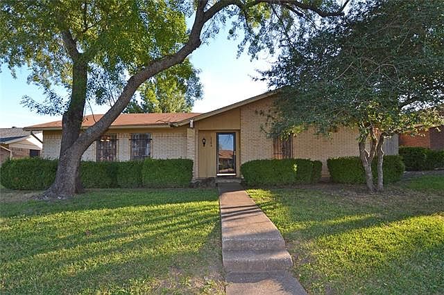 1st image of 2154 Village Crest Dr