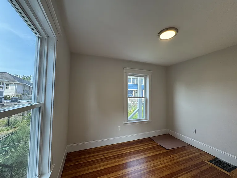 38 Curtis Ave — Photo 8