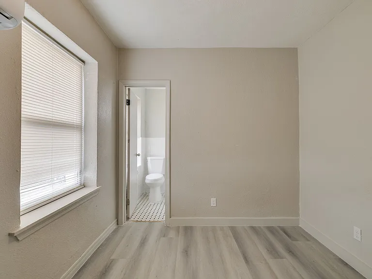4701 NW 16th St #24 — Photo 28