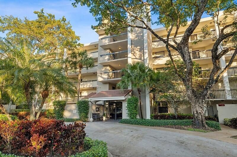 1st image of 2025 Lavers Cir APT D204