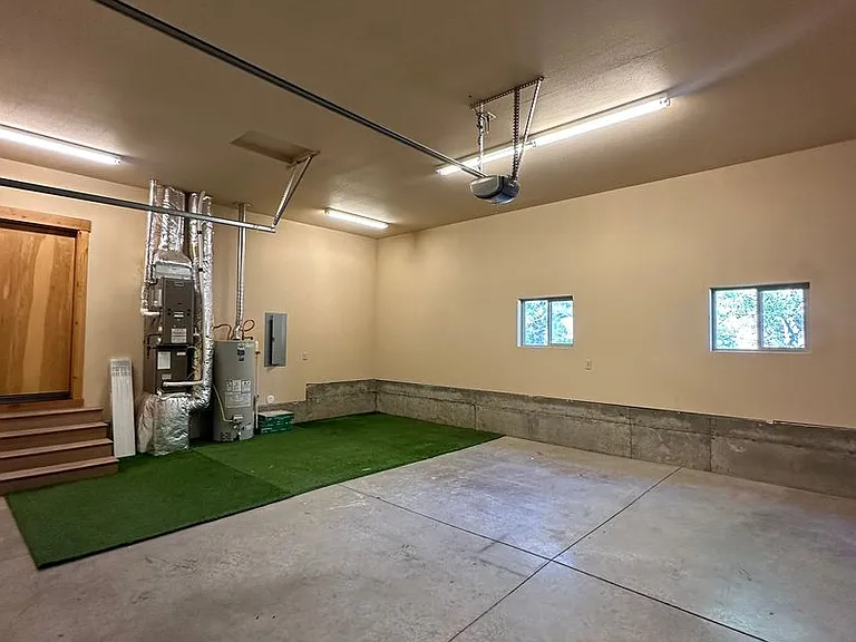 115 NW Mount Washington Dr — Photo 29