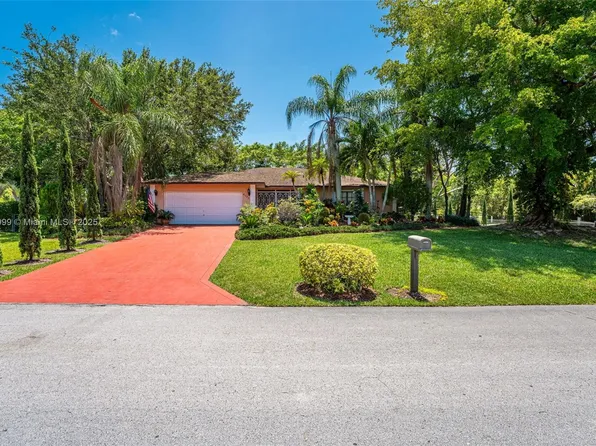 8620 SW 181st St, Palmetto Bay, FL 33157