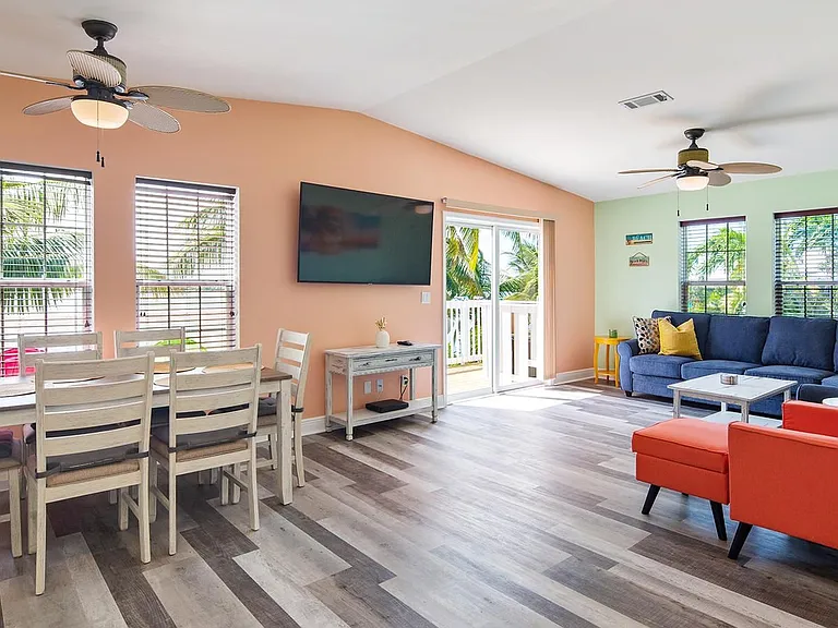 32 Beach Dr — Photo 8