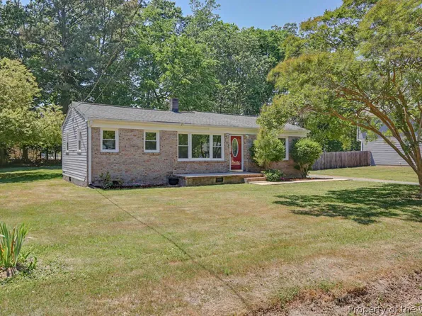 105 2nd St, Yorktown, VA 23692