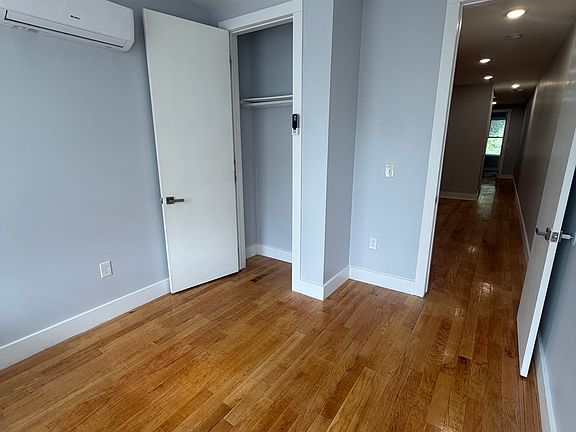 5th image of 407 61st St #1F