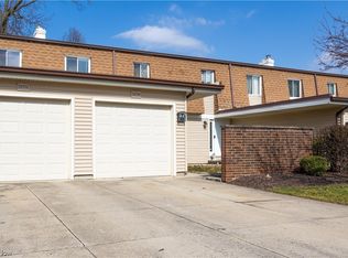 26544 Sussex Dr, Olmsted Falls, OH 44138