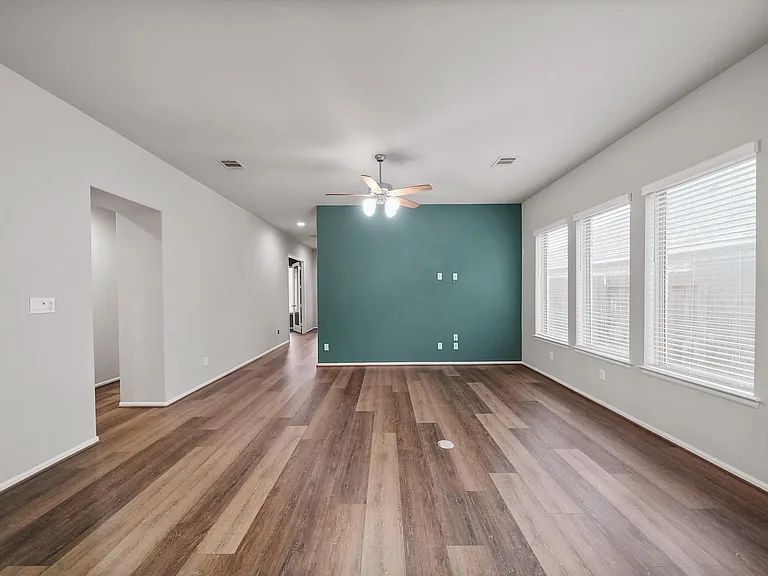 10711 Ashlesha Ln — Photo 9