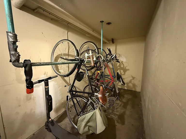 2211 Carleton St #22 — Photo 9
