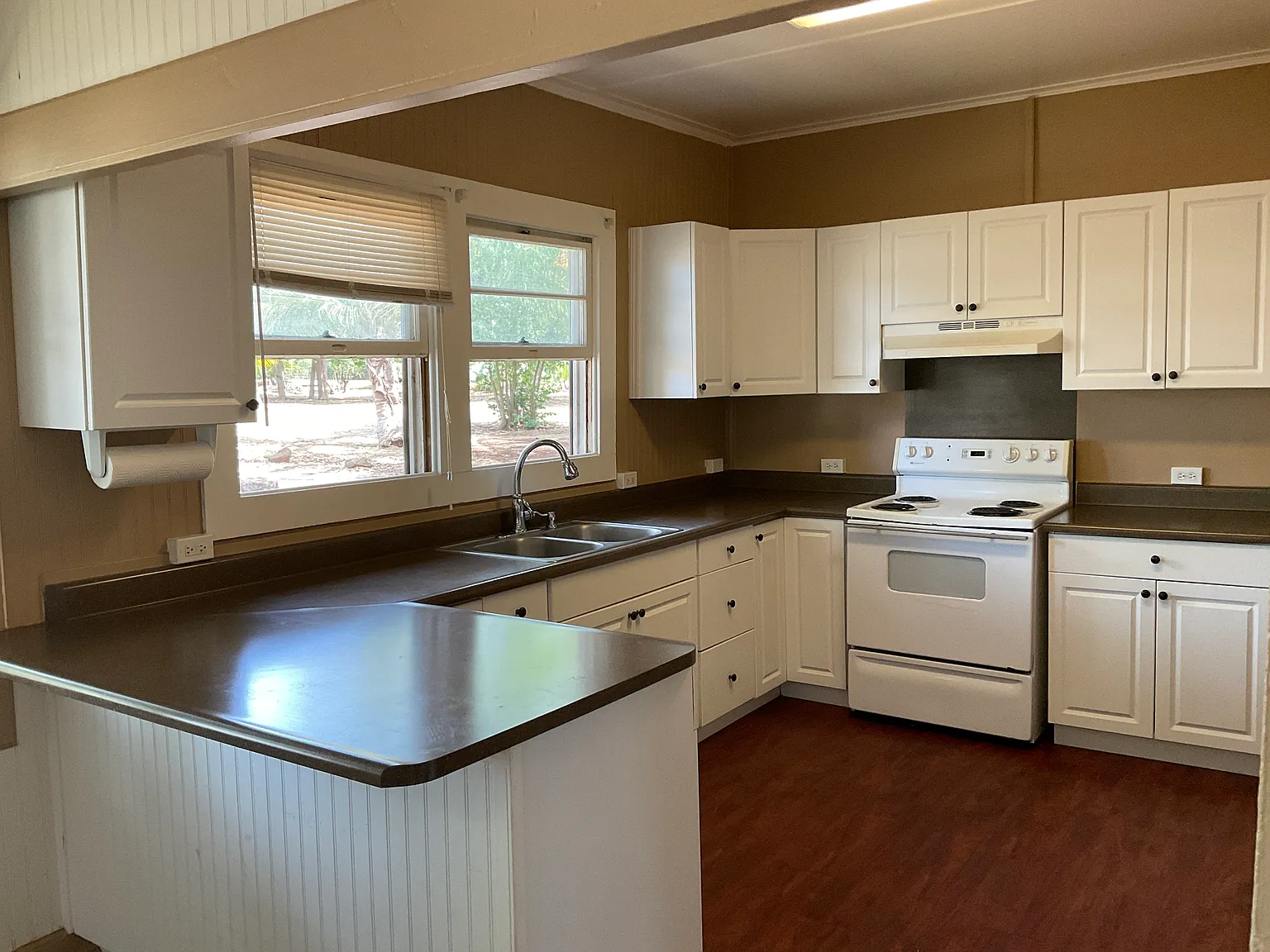 4 bed, 1100 sqft, $3,400 — Photo 3