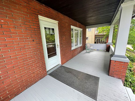 4th image of 137 Cedar Ave