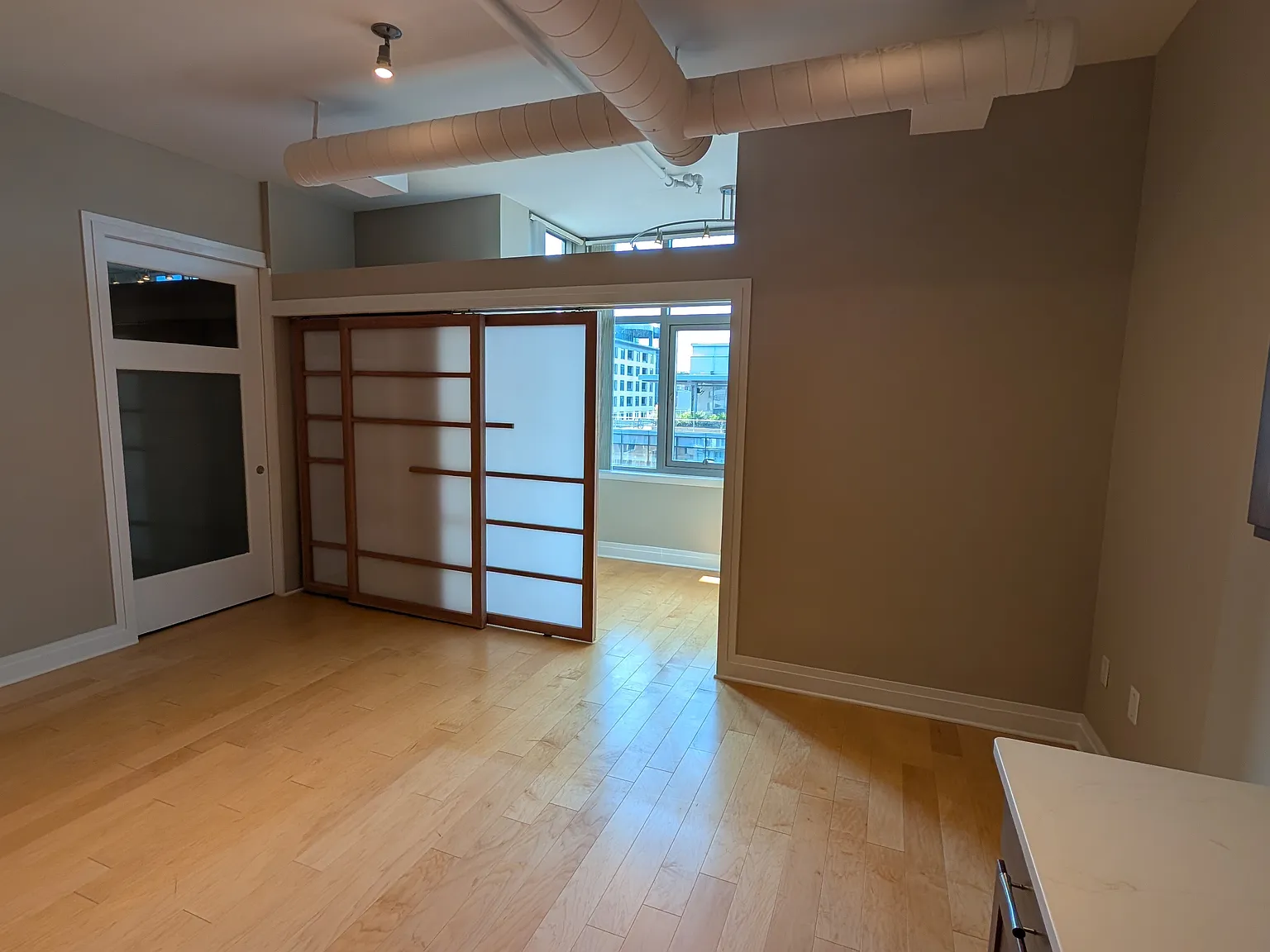 1 bed, 630 sqft, $2,600 — Photo 3