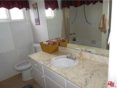 4th image of 262 W Carriagedale Dr