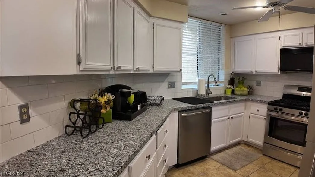 2 bed, 1063 sqft, $2,800 — Photo 3