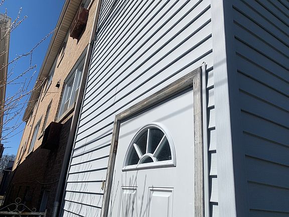 5th image of 5723 N Maplewood Ave
