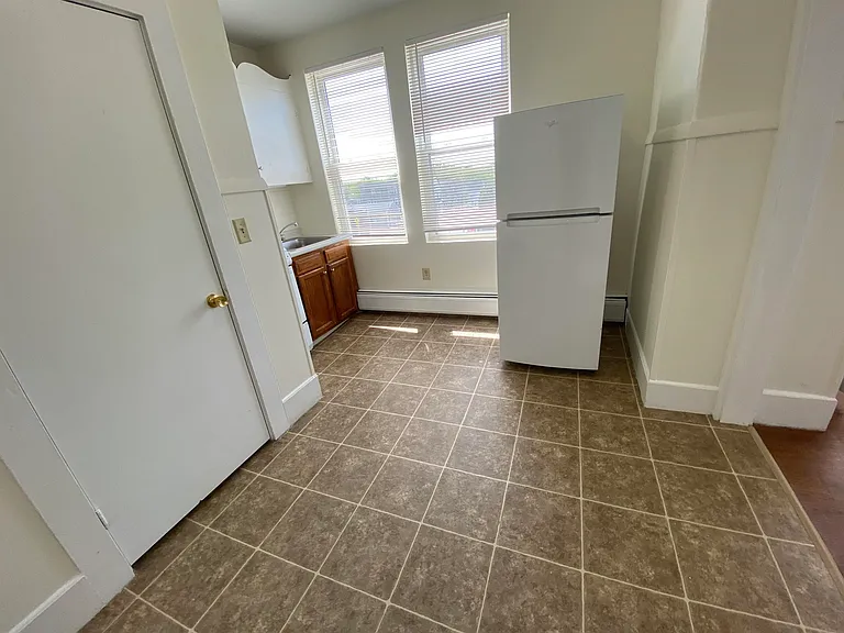 15 W Broadway St #M — Photo 14