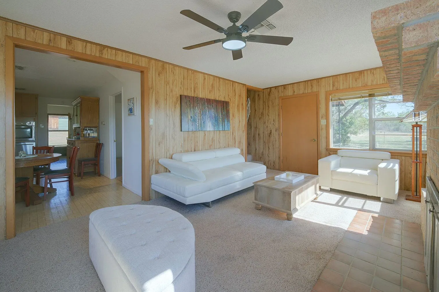 3 bed, 2.0 bath, 1496 sqft, $4,032 — Photo 3