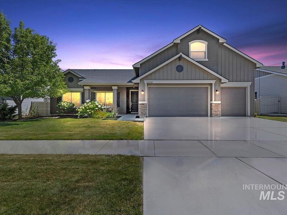 1st image of 1299 La Reata Way