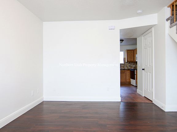 3 Front Room_11022022