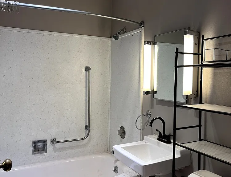 143 W Dionne St — Photo 9
