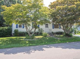 24 Beechwood Rd, Old Saybrook, CT 06475