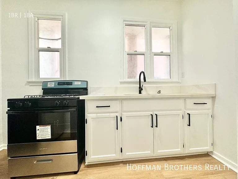 412 S Burlington Ave #416 — Photo 6