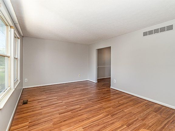 5th image of 721 Candleridge Dr
